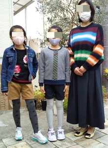 ママはスカート、私たちはパンツに挑戦